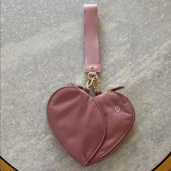 Lululemon Duo pouch heart Wristlet - Picture 2 of 7